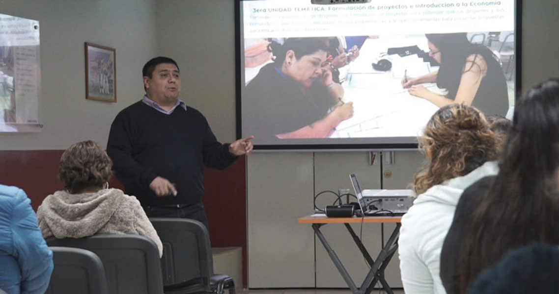 Lanzan “Escuela de Líderes Sociales” para dirigentes de Tierra Amarilla